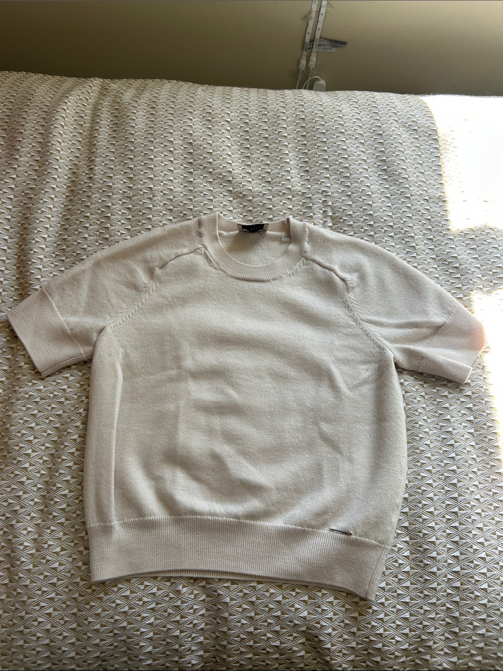 Elie Tahari Women’s Cream Crewneck Short-Sleeve Sweater